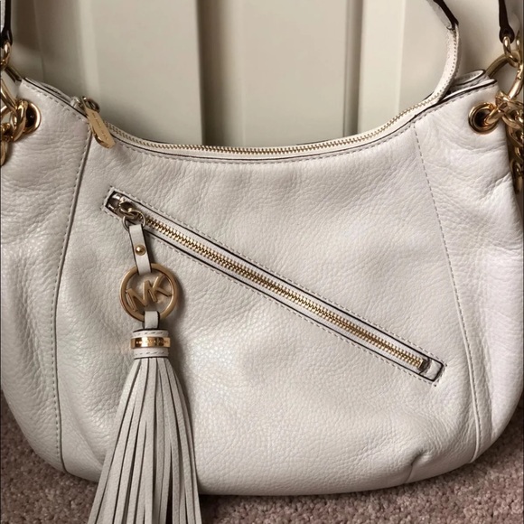 Michael Kors tassel crossbody ivory EUC - Picture 3 of 8